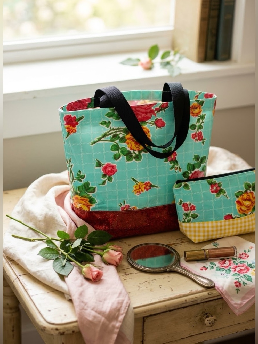Rosegal Aqua Oilcloth Tote Bag with Cosmetic Bag NWOT